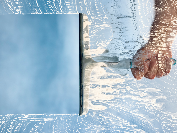 Profesional Window Cleaning for Homes & Campa